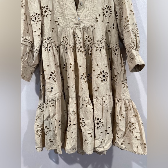 DRA Los Angeles Beige Eyelet V-Neck Dress size Medium (tag says large) - Picture 7 of 10